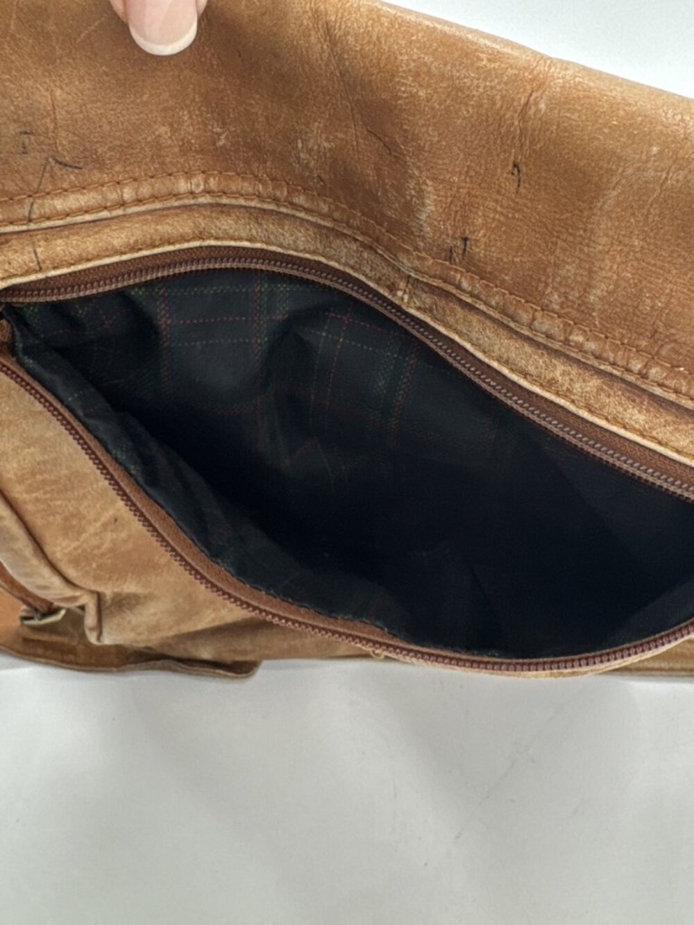 Boulder Ridge Messenger Bag Tan Cowhide Leather Plaid Lined Pockets Distressed - Picture 15 of 16